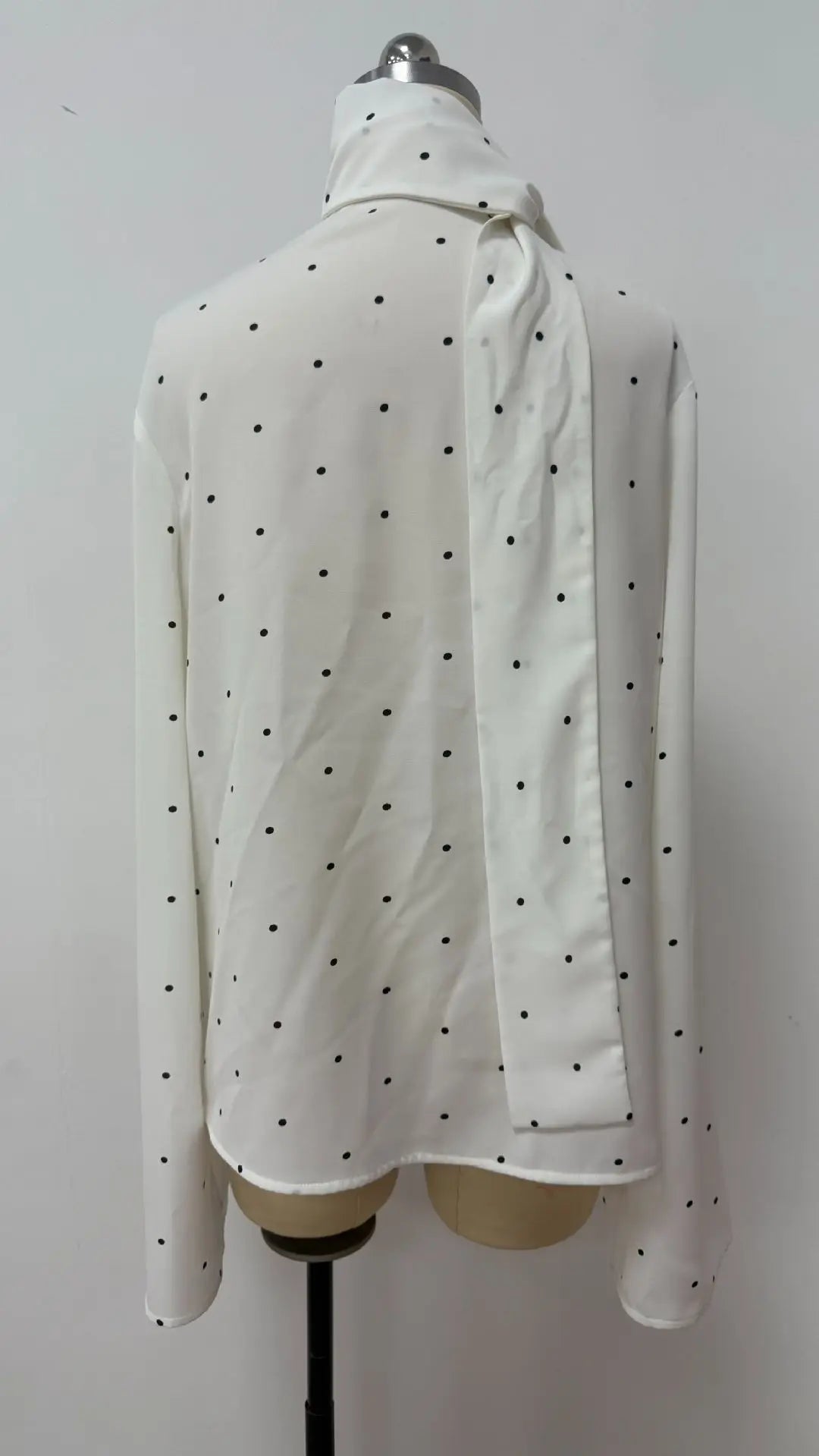 Eleganti Camicette da Donna con Sciarpa a Pois, Camicie a Maniche Lunghe e Vestibilità Ampia, Nuove Camicette Casual da Ufficio per il 2026, Top da Donna in Bianco, Nero e Marrone