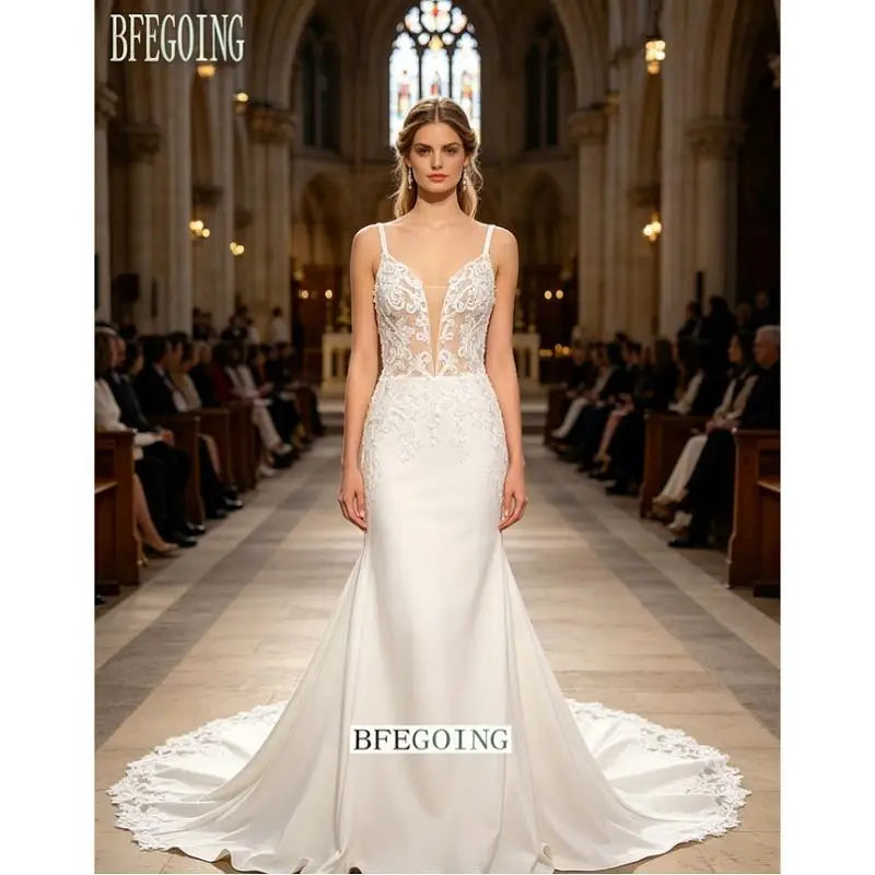 Lussuosi Appliques di pizzo perline sirena/tromba abiti da sposa cappella treno su misura scollo a v al pavimento senza spalline