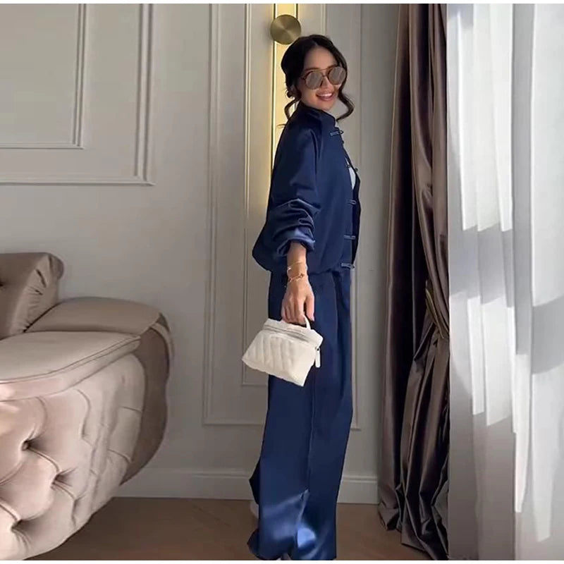 Completo Casual da Donna in Raso con Bottoni a Rana, Giacca a Collo Alto a Maniche Lunghe e Pantaloni a Lanterna Larghi, Moda Autunno 2026
