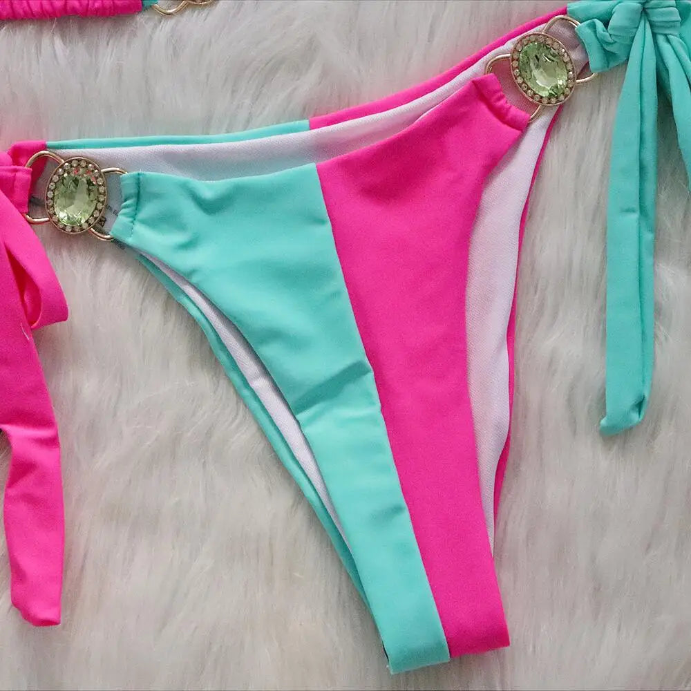 2026 Bikini da donna a due pezzi con scollo all'americana e inserti di diamanti, modello intagliato, costume da bagno da spiaggia