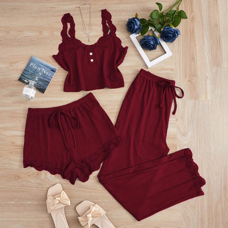 Nuovo 2025 Set pigiama estivo da donna 3 pezzi Pantaloncini e pantaloni con gilet solido abbinati con giunture in pizzo per set di indumenti da notte sexy per la casa