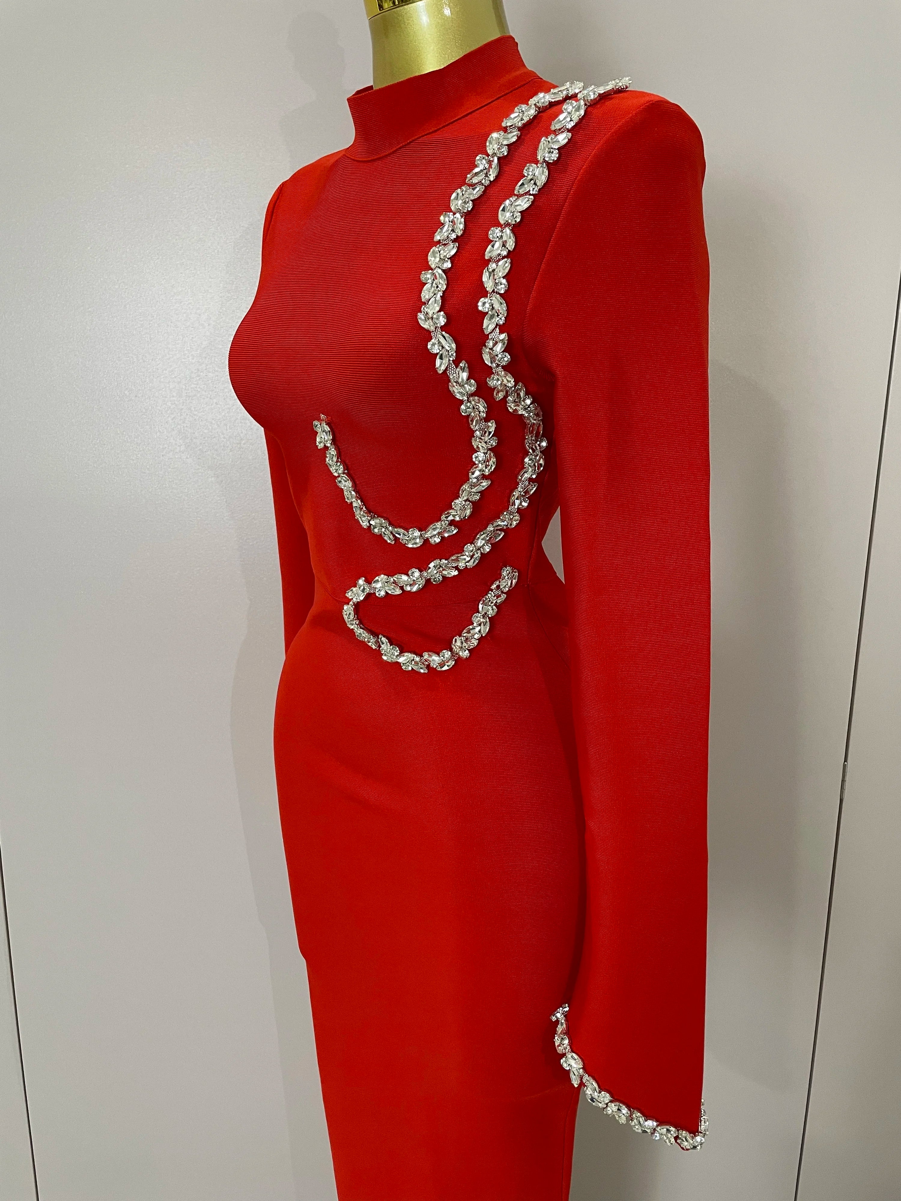 Abito lungo aderente con fasciatura aderente con diamanti a maniche lunghe sexy 2025 Abiti da compleanno di lusso per feste da sera eleganti per celebrità da donna