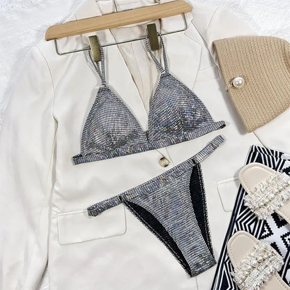 Costume da bagno donna oro glitterato 2026, bikini lucido due pezzi sexy con scollo a V, costume da bagno a vita alta senza schienale XMC185W