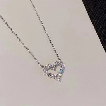 Collana con ciondolo amore cavo in cristallo Kpop Collana semplice con zirconi romantici per accessori di gioielli alla moda da donna