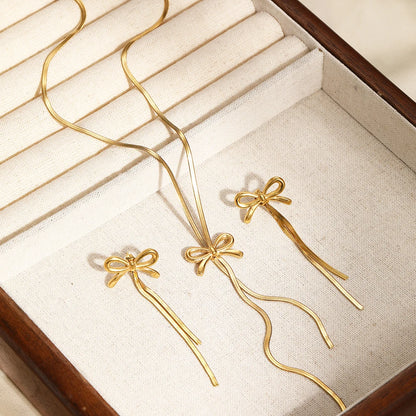 DGIDDK Collana in acciaio inossidabile Atmosfera francese Collana con colletto con nappa con fiocco delicato per gioielli da donna Regalo di compleanno per abbinamenti quotidiani