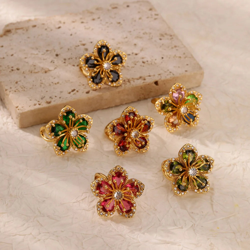 Anelli di fiori colorati con zirconi per le donne Anello floreale in acciaio inossidabile color oro Elegante regalo di gioielli estetici per matrimoni di lusso