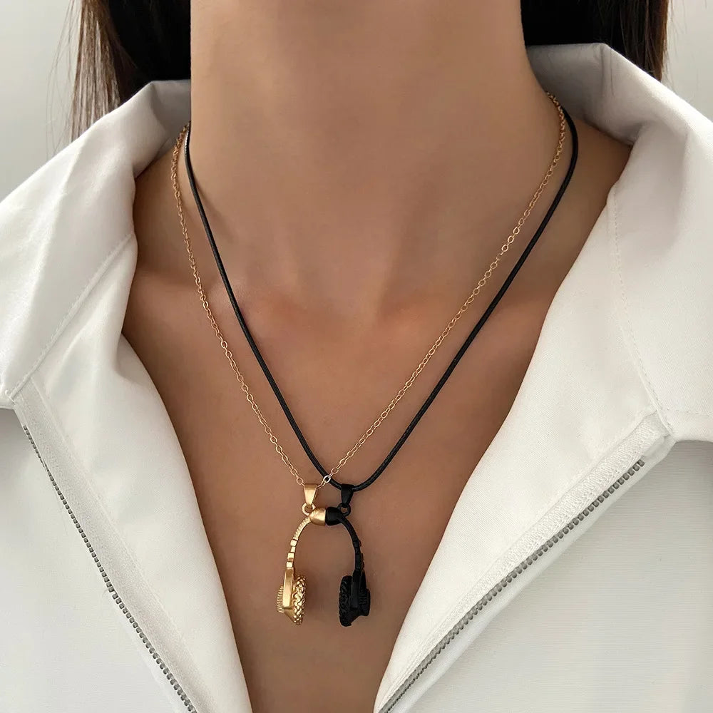 Collana di nuova moda semplice color argento con ciondolo a forma di cuore d'amore, collana con ciondoli a catena, per gioielli da festa da donna, da indossare ogni giorno