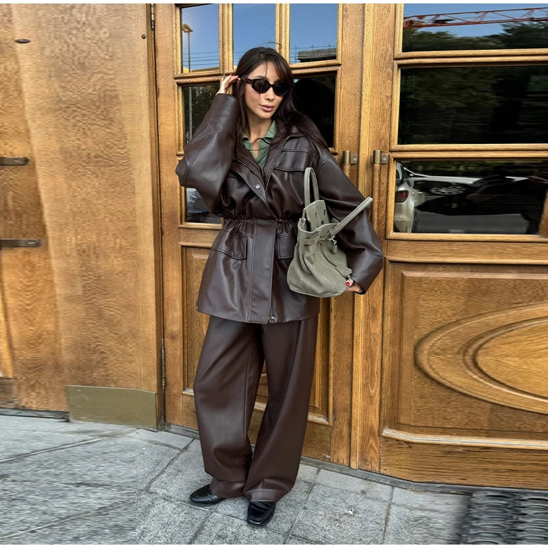 Giacca in Pelle da Donna con Cintura in Vita, Collo Alto, Tasche con Zip, Stile Vintage, Moda Streetwear 2026