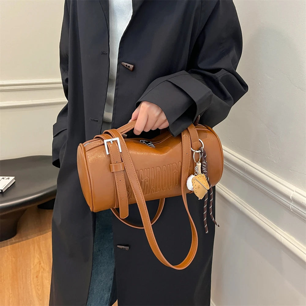 Borse a tracolla multifunzionali a forma di cilindro per donna 2024 Borse invernali di ultime borse firmate Borsa a tracolla di lusso con pendente