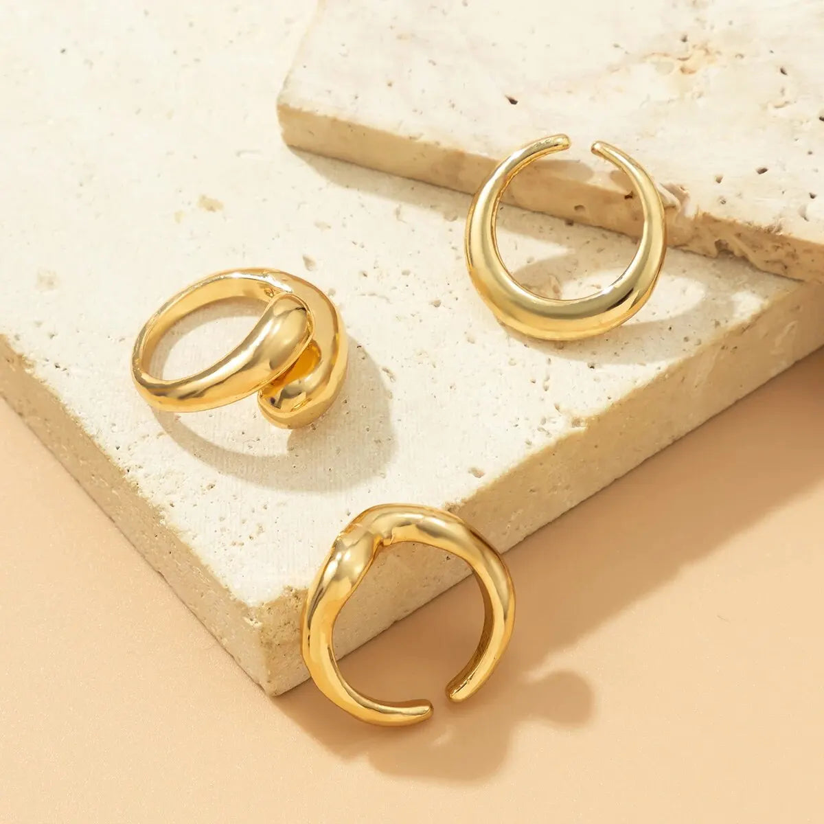 Set di anelli a forma di onda geometrica creativa alla moda da 3 pezzi per accessori per gioielli da dito con anello aperto regolabile irregolare di design da donna