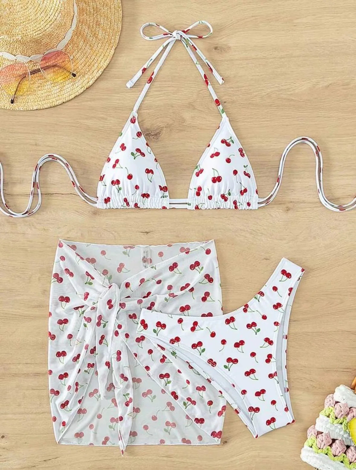 Il bikini da donna Frech chic con stampa ciliegia imposta tre pezzi con gonna a rete costume da bagno costumi da bagno costume da bagno abiti da spiaggia biquini