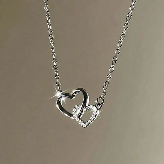 Collana di nuova moda semplice color argento con ciondolo a forma di cuore d'amore, collana con ciondoli a catena, per gioielli da festa da donna, da indossare ogni giorno