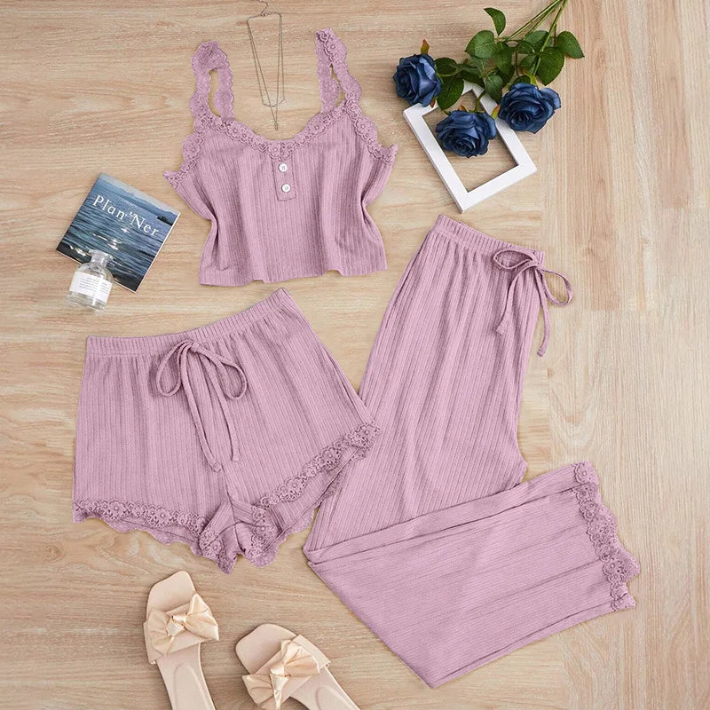 Nuovo 2025 Set pigiama estivo da donna 3 pezzi Pantaloncini e pantaloni con gilet solido abbinati con giunture in pizzo per set di indumenti da notte sexy per la casa