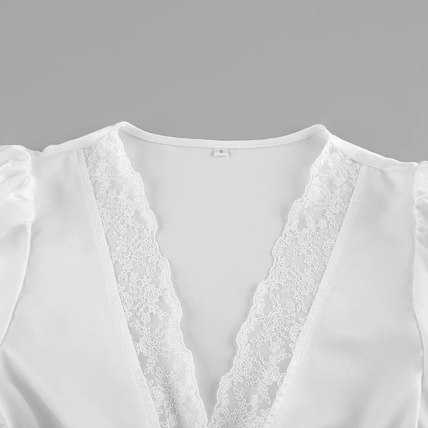 Elegante Completo in Raso con Inserti in Pizzo, Set 2 Pezzi da Donna, Top a Maniche Corte con Scollo a V e Minigonna, Abbigliamento Casual Estivo 2026 per Uso Quotidiano e Streetwear