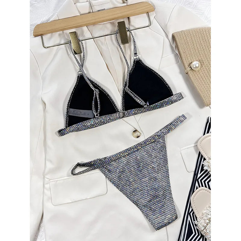 Costume da bagno donna oro glitterato 2026, bikini lucido due pezzi sexy con scollo a V, costume da bagno a vita alta senza schienale XMC185W