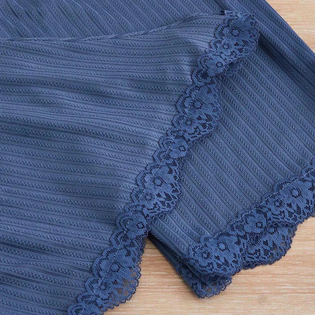 Nuovo 2025 Set pigiama estivo da donna 3 pezzi Pantaloncini e pantaloni con gilet solido abbinati con giunture in pizzo per set di indumenti da notte sexy per la casa