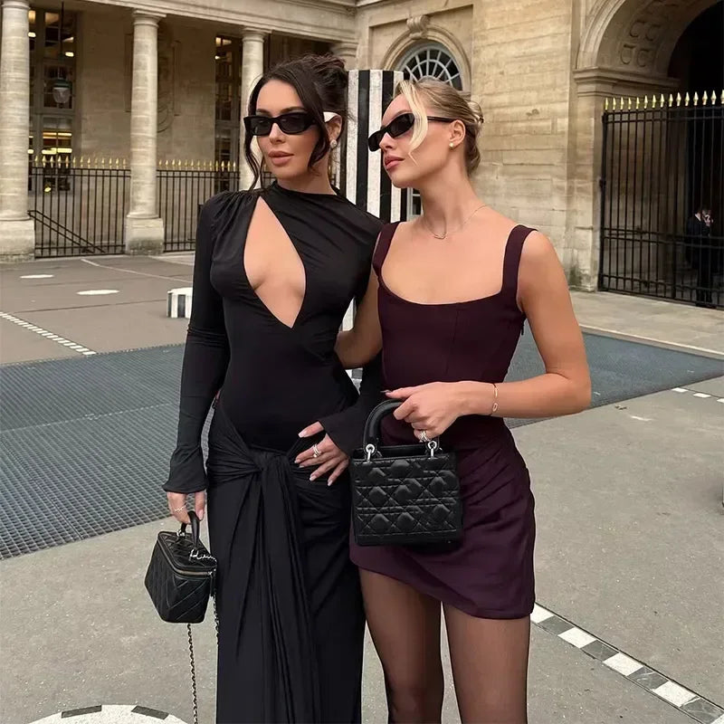 Mini abito da donna con scollo a V e scollo all'americana senza schienale Moda senza maniche a vita alta Abiti aderenti 2025 Nuova estate Lady Party Holiday Robes