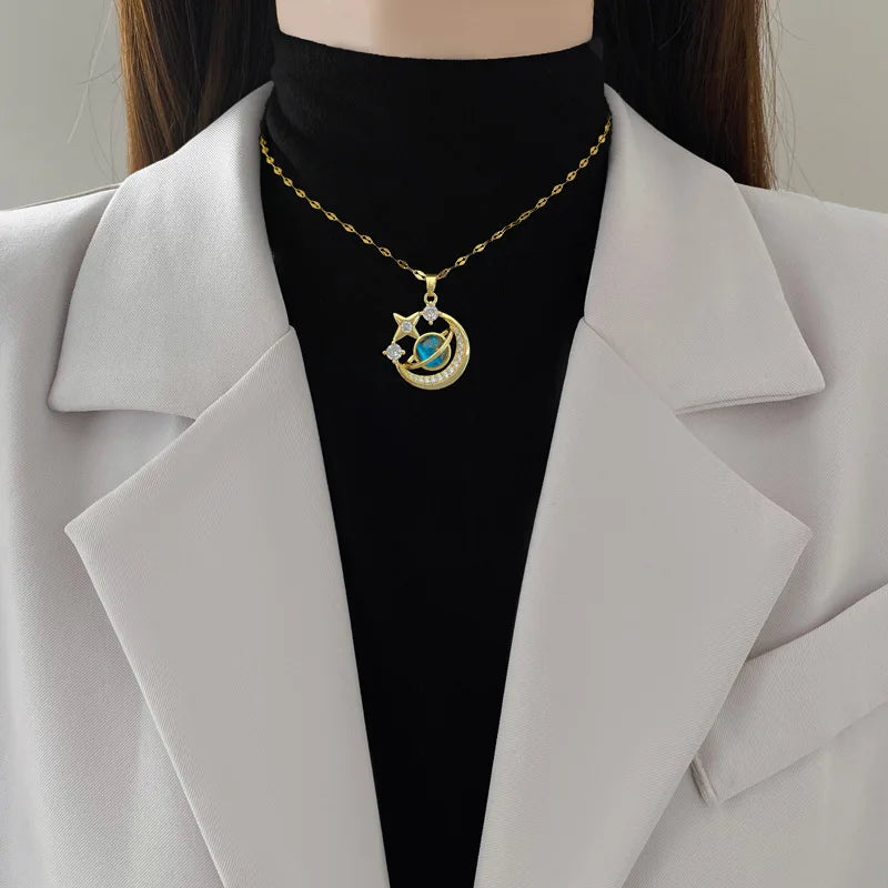 Collana di lusso leggera in acciaio al titanio con serie Star per donna, colore oro, pianeta, luna, astronauta, collane con ciondolo, gioielli, regali
