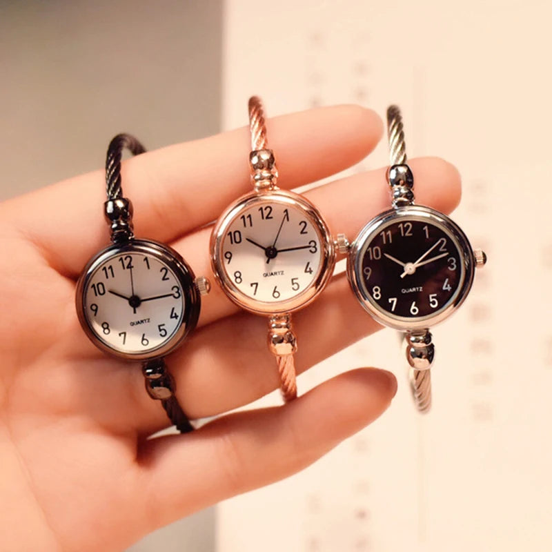 Orologio da polso da donna Orologio da donna con piccolo braccialetto in oro Orologio da polso da donna al quarzo retrò in acciaio inossidabile Orologio da polso