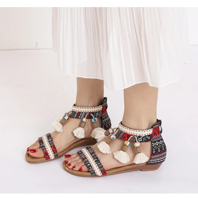 Neue Damen-Sommersandalen im römischen Bohème-Stil mit flachem Absatz, weicher Sohle, bequem und rutschfest für Urlaub und Tourismus