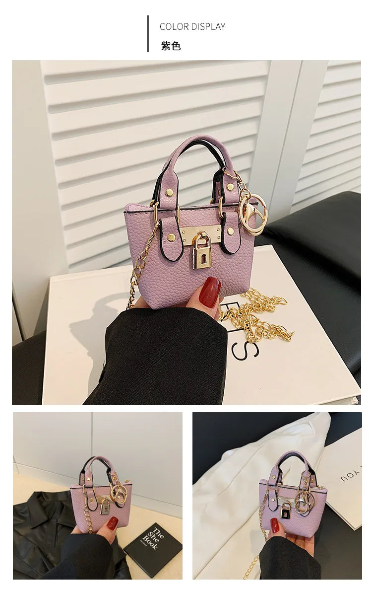 Borsa quadrata piccola da ragazza a tracolla per l'estate 2025, i nuovi bambini classici che portano una borsa a tracolla monospalla. portachiavi portafoglio