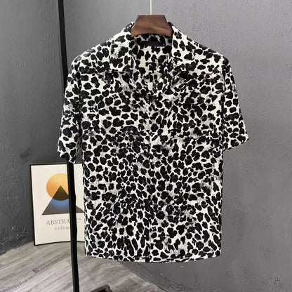 Camicia a maniche corte con stampa leopardata Design da uomo di nicchia Moda Versatile Casual Estate Stile sottile 2025 Nuovo top alla moda
