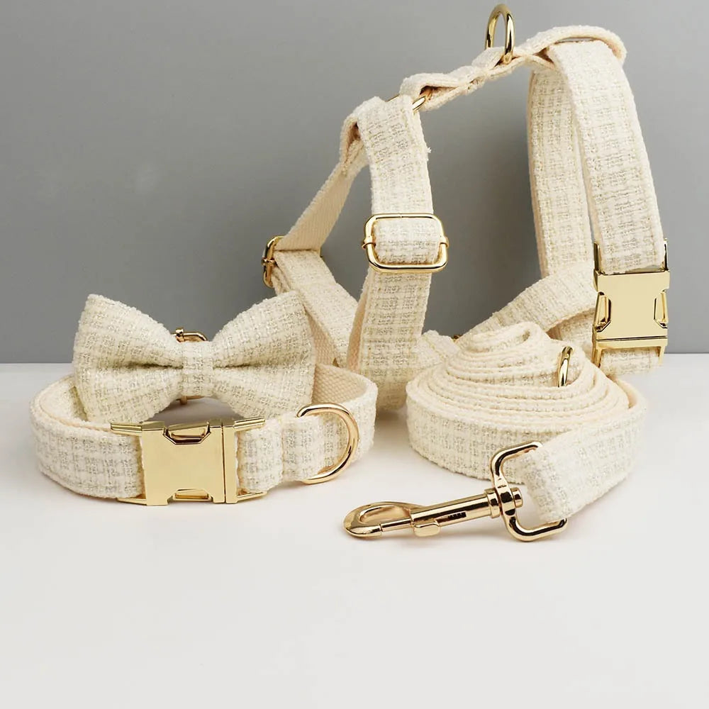 Collare per cani bianco Lusso Nuovo Pettorina per cani regolabile Guinzaglio per cani Set di fibbie in metallo incisibile per cani di piccola e media taglia Forniture per animali domestici
