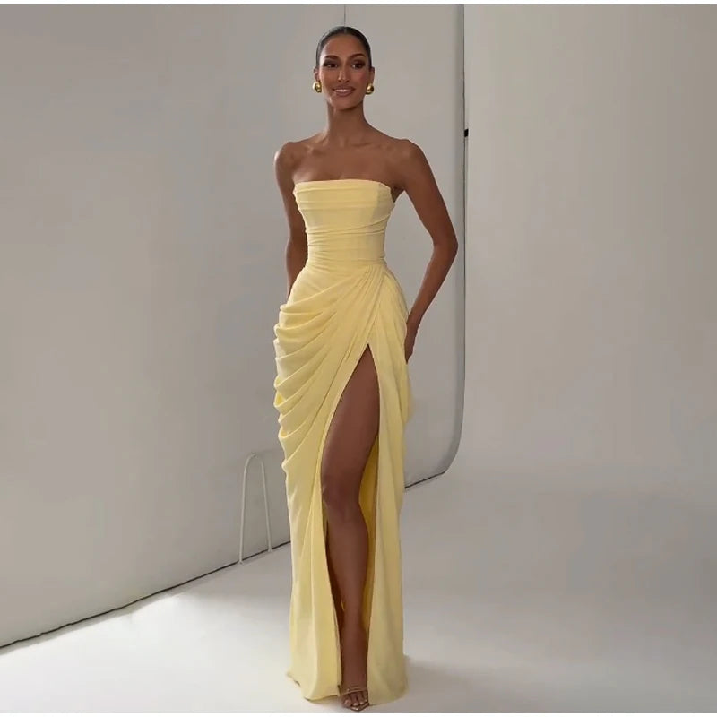 Abito da sera elegante da donna sexy, monocolore, plissettato, senza spalline, scollo a V, spalle scoperte, senza schienale, vita alta, con spacco, 2026