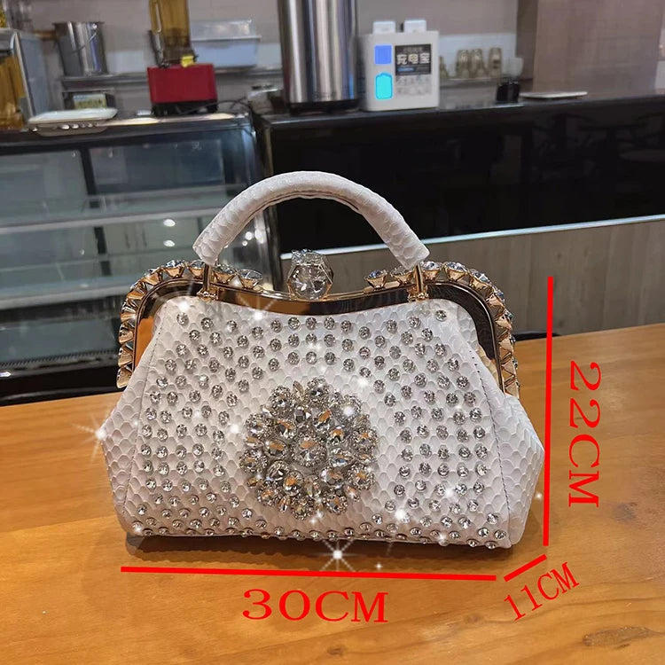 Borsa a tracolla di alta qualità da donna estate 2024 nuova borsa a tracolla di nicchia con texture esplosiva borsa di grande capacità tempestata di diamanti