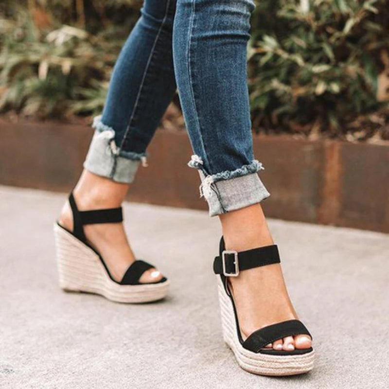 Sandali con tacco da donna Estate 2025 Espadrillas Sandali da donna Comfort Cinturino con fibbia Scarpe con plateau per donna Nuovi sandali con tacco