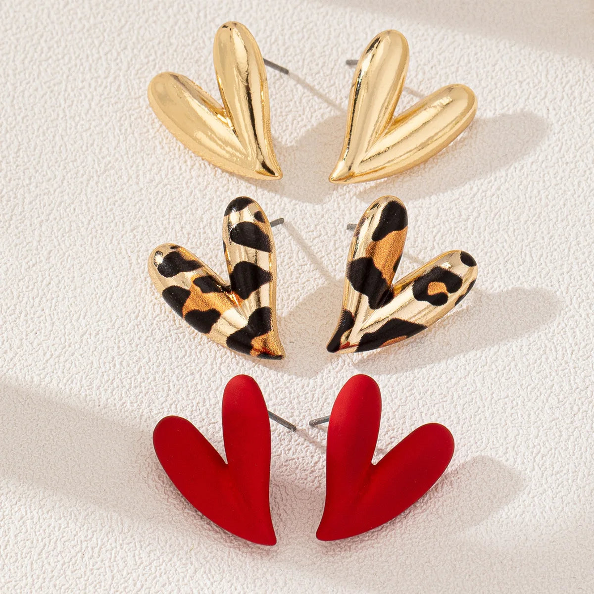 3 paia di set di orecchini a forma di cuore d'amore leopardato in smalto metallizzato dal design elegante adatti per la festa di San Valentino, regali per un amico