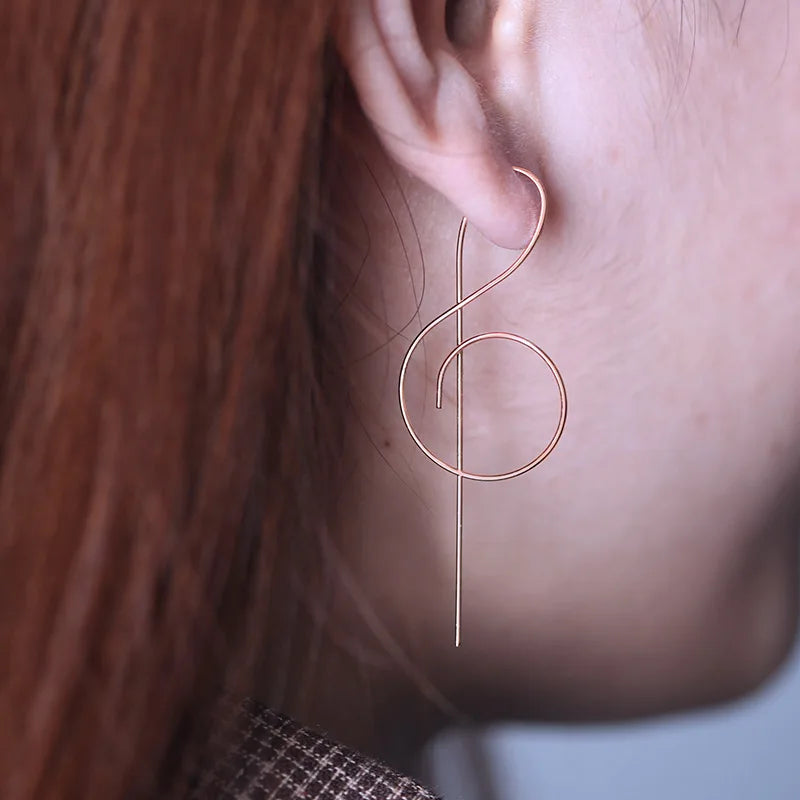 Orecchini con simbolo musicale alla moda per le donne Orecchini semplici con chiave tripla Nota Personalità della moda Temperamento Gioielli femminili 1 paio