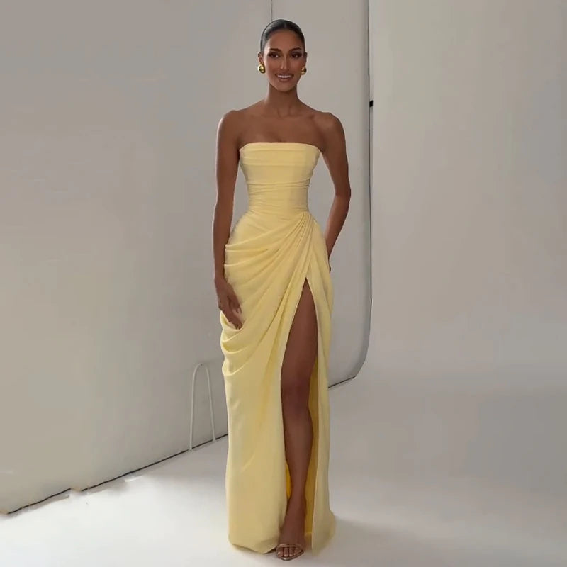 Elegante Abito Giallo Senza Spalline con Pieghe, Chic Senza Maniche, con Spacco e Vita Stretta, Vestito Lungo da Sera per Donna 2026