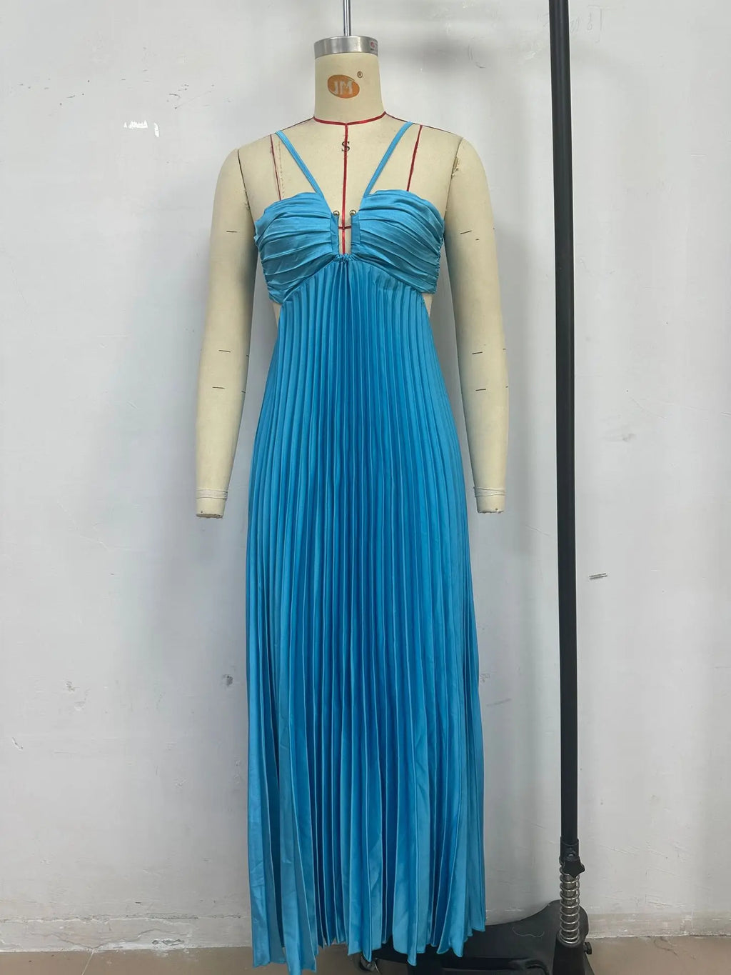 Abito Lungo Estivo da Donna con Scollo all'Americana e Pieghe, Senza Schienale, Senza Maniche, Blu, per Vacanze al Mare, Moda Femminile 2026, Vestito a Trapezio