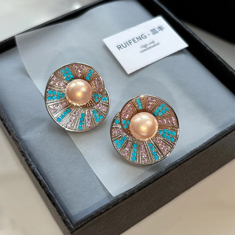 Orecchini a bottone a forma di conchiglia di perla di conchiglia di cristallo blu eleganti vintage per le donne Regalo per feste di gioielli rotondi con geometria semplice