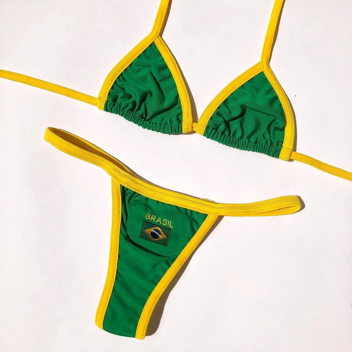 2026 Européen et Américain Été Rue Mode Plage Sexy style vintage Grunge Mode Sans dos Femme Sexy Ensemble de bikini triangle