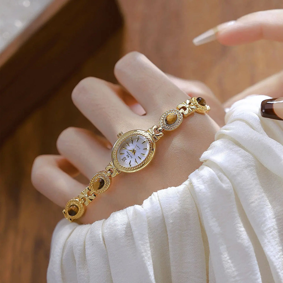 Orologio da donna elegante Bracciale in giada Orologio piccolo Orologi al quarzo moda Orologio da polso dorato di lusso Regali per le donne Marchio originale