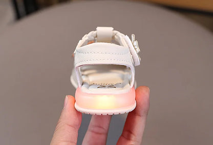 Leichte LED-Kinderschuhe in neuer Mode für den Sommer – schlichte und vielseitige Retro-Mädchenschuhe – elegante und leichte Prinzessinnen-Blumen-Kindersandalen