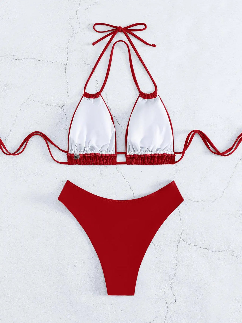 Costume da bagno bikini solido in nylon Costume da bagno sexy con modellazione di moda da donna 2025 Nuovo stile da spiaggia per costume da bagno