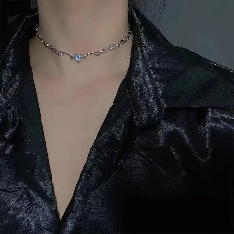 Collane con ciondolo a forma di cuore con ali d'angelo Colore argento 5A Cubic Zirconia Stile minimalista Catena clavicola Gioielli per donne e ragazze