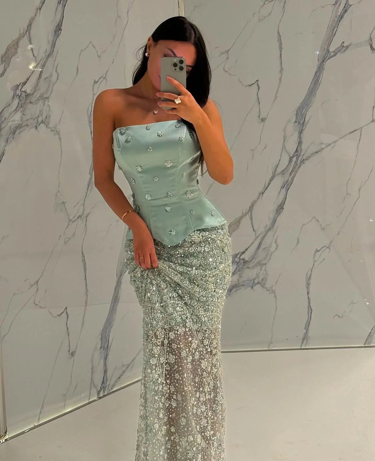 Abito da sera in cristallo di lusso senza spalline 2025 Elegante abito da cerimonia nuziale con spalle scoperte Abiti a sirena personalizzati