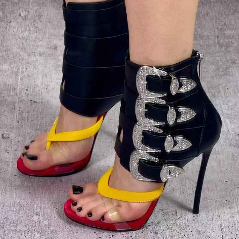 Sandales d'été à talons hauts pour femme, sandales à talons hauts pour femme avec bout pointu, décoration en métal, bride à boucle en PVC, tongs, chaussures sexy à talons hauts pour femme