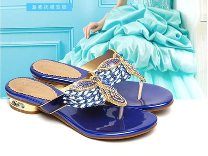 Nuove pantofole con diamanti d'acqua per capispalla estivi da donna, scarpe da spiaggia bohémien con tacco basso, infradito per le vacanze, sandali all'ingrosso