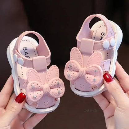 Nuovi sandali estivi antiscivolo per ragazze con suole morbide e design leggero, perfetti per la spiaggia