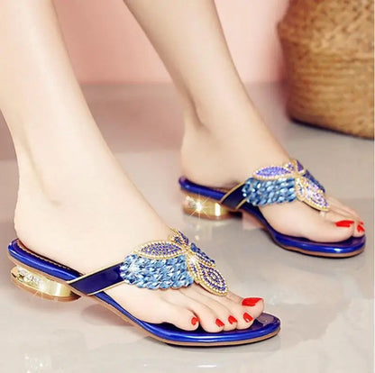 Nuove pantofole con diamanti d'acqua per capispalla estivi da donna, scarpe da spiaggia bohémien con tacco basso, infradito per le vacanze, sandali all'ingrosso