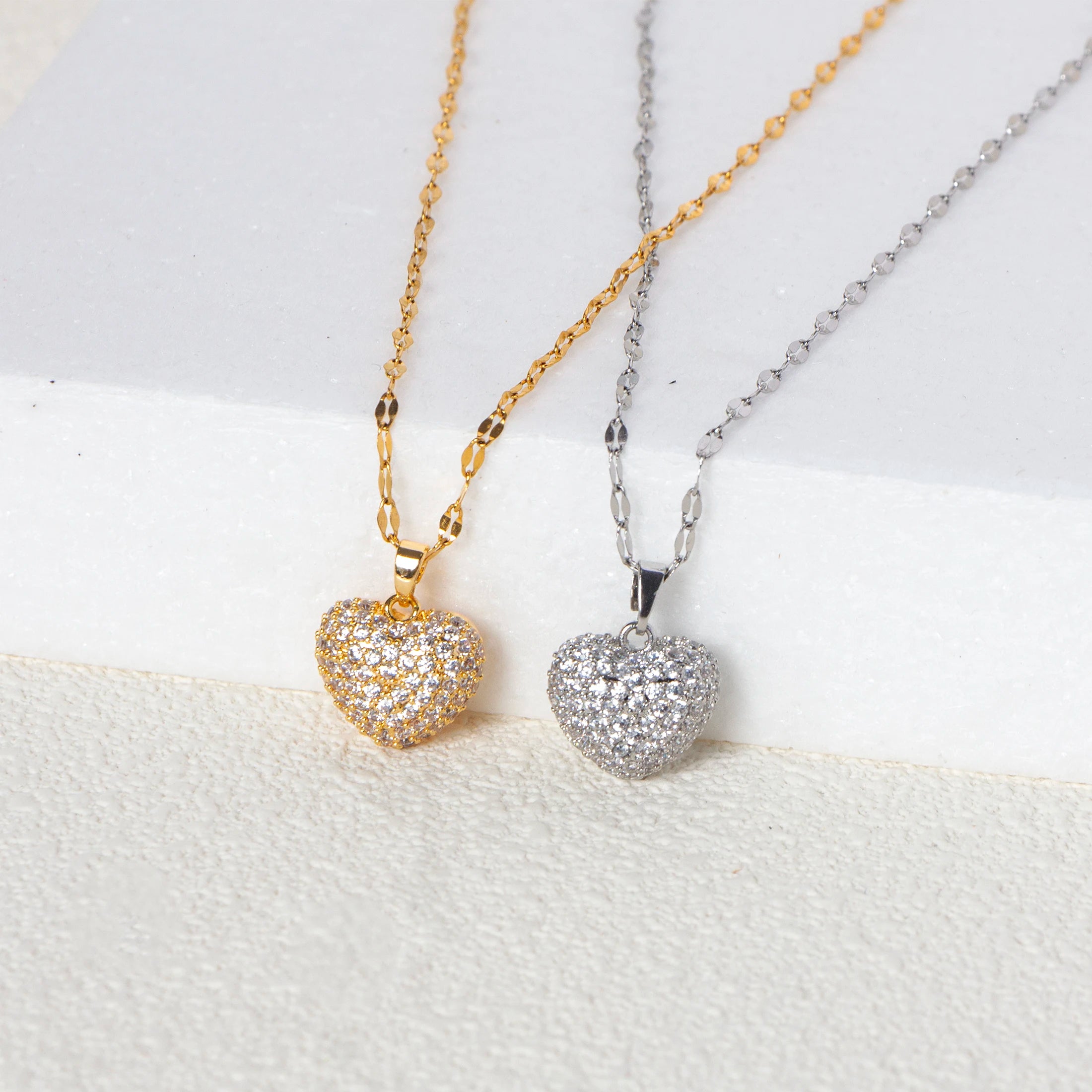 Set con ciondolo a forma di cuore con zirconi, temperamento femminile, collana in acciaio inossidabile placcato oro, regali di gioielli per feste di nozze