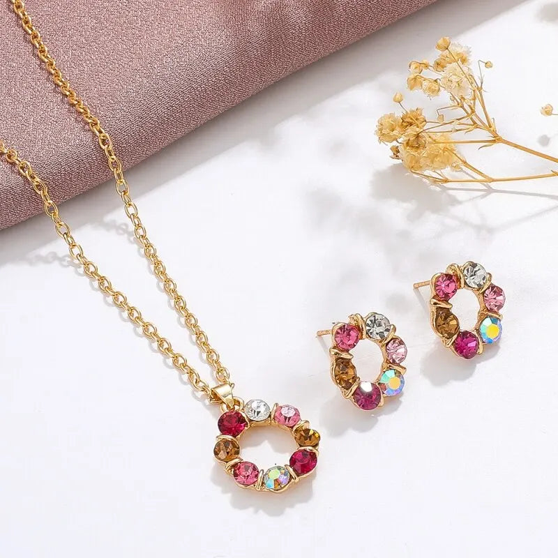 Set di orecchini con collana in oro da 3 pezzi, celebrità da donna, stile semplice e alla moda, squisiti gioielli a forma di cerchio con diamanti in vetro colorato