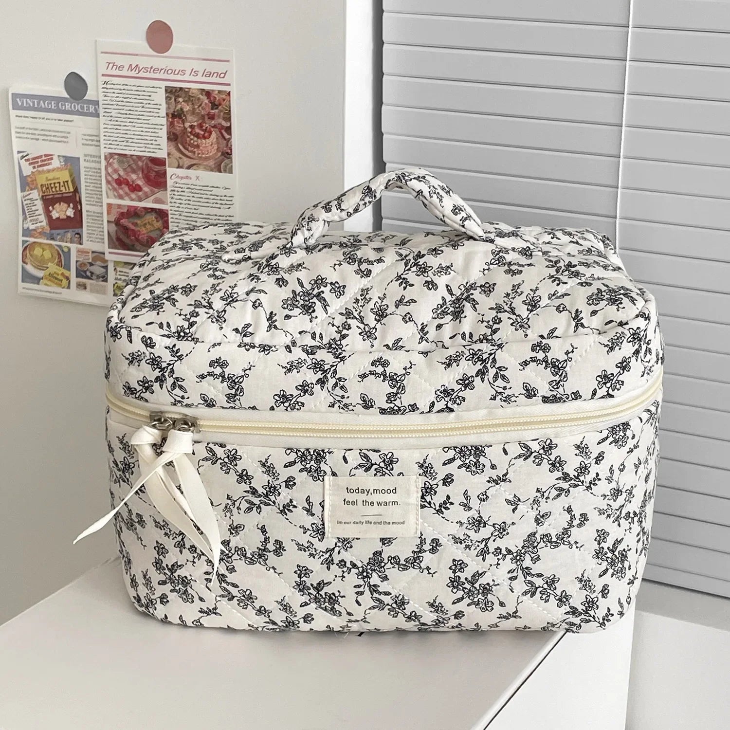 Fashion Ins Black Flower Borse trapuntate da donna Borsa da viaggio Organizer Custodia per trucco cosmetico Borsa tote portatile con cerniera