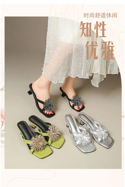 Damen-Sommersandalen 2026 Neue High-End-Outdoor-Trend-Strass-Sandalen mit klobigem Absatz