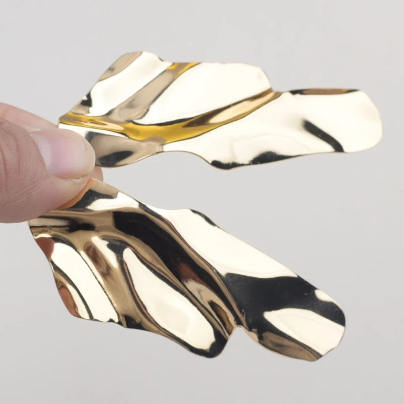 Nuovi orecchini pendenti lunghi esagerati per le donne Orecchini pendenti in metallo intrecciato grandi Gioielli per orecchie europei alla moda alla moda